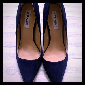 Steve Madden pumps.